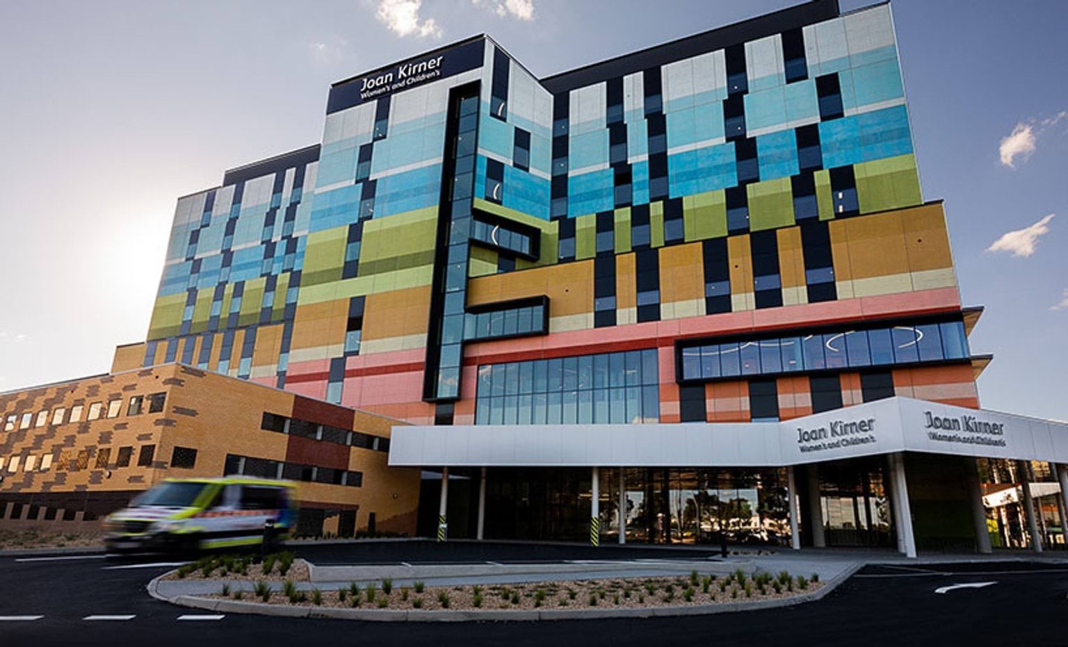 exterior photo of joan kirner hospital